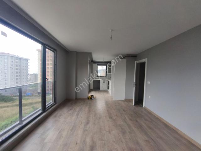Ordu Terzili Mahallesi Yeni Bina Ebeveyn Banyolu,çift Balkonlu 3+1 Kiralık Daire