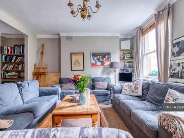 Orde Hall Street, London, WC1N 4 bed flat to rent £6,800 pcm £1,569 pw