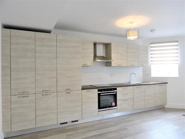 Ordnance Road, En3 2 bed flat to rent £1,700 pcm £392 pw