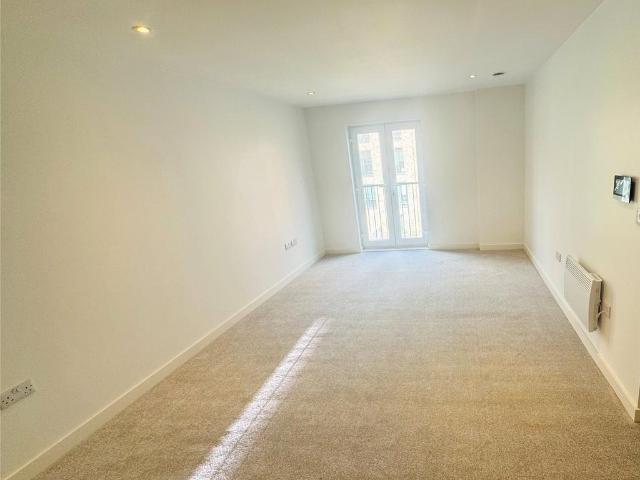 Ordsall Lane, Salford, Greater. 2 bed flat to rent £1,150 pcm £265 pw