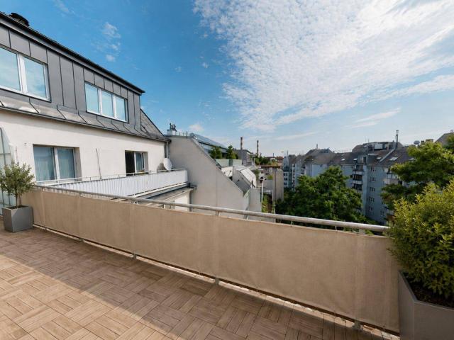 orea | 2,5 Zimmer Dachgeschosswohnung mit zwei Terrassen in 1110 Wien