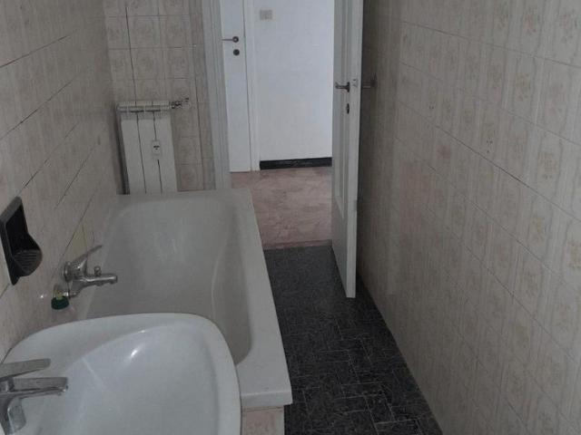 Oregina grazioso bilocale con residenza e balcone