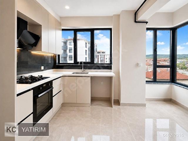 ÖRENCİKTE BULVARA CEPHE2+1 BAĞIMSIZ MUTFAKLI SIFIR SATILIK DAİRE