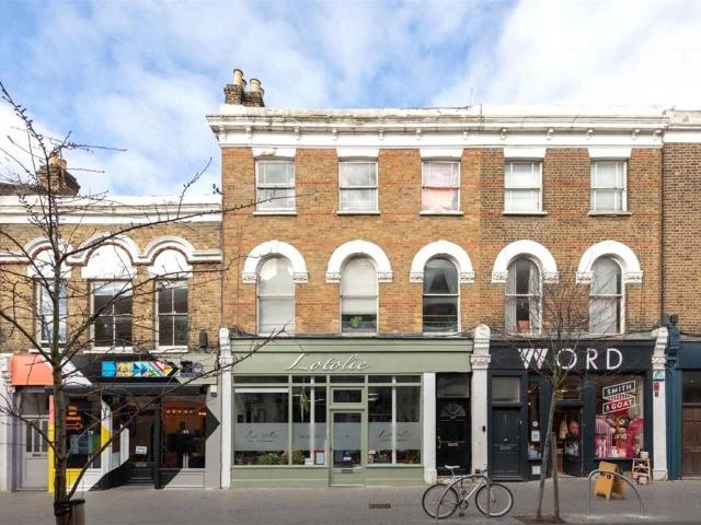 Orford Road, Walthamstow E17 2 bed flat to rent £2,250 pcm £519 pw