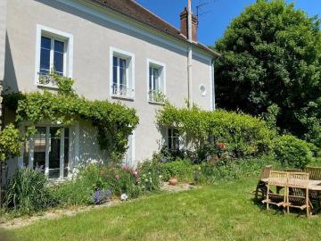 ORGEVAL CHARMANTE MAISON MEUBLEE