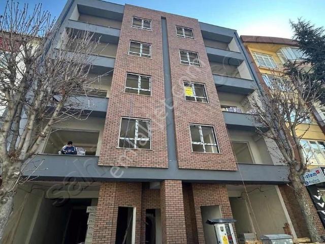 Orhan Oğuz Caddesi Üzerinde Satılık Lüks 156m2 3+1 Daire