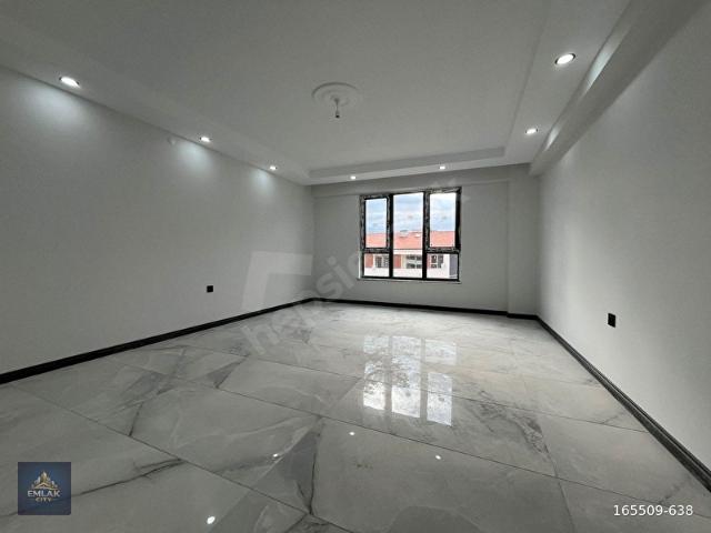 ORHANGAZİ'NİN MERKEZİNDE, E.BANYOLU,YERDEN ISITMA LÜX 3+1 BS55