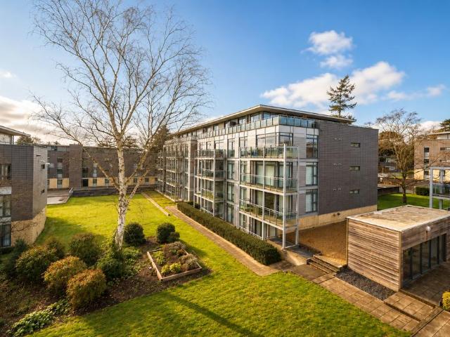 Oriel Court, Manor Road AL1 2 bed apartment to rent £2,100 pcm £485 pw