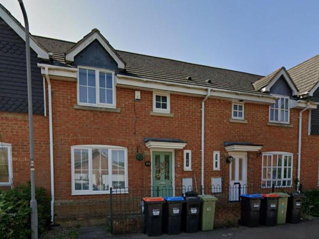 Oriel Close, Wolverton, MK12 3 bed terraced house to rent £1,450 pcm £335 pw