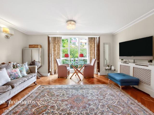 Oriel Drive, London SW13, 2 bed flat to rent, £3,800 pcm | PrimeLocation