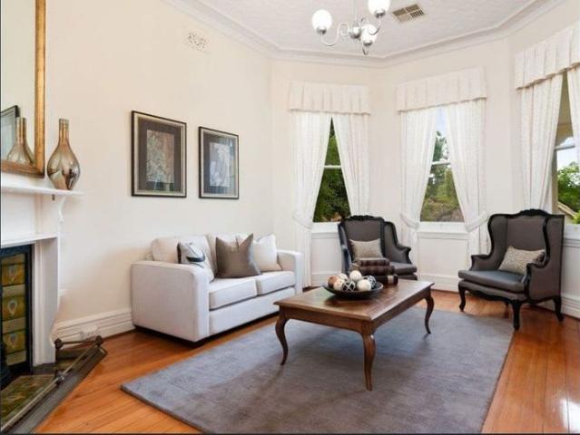 Oriel – Stunning 5 Bedroom Federation Family Home with Pool & Loft