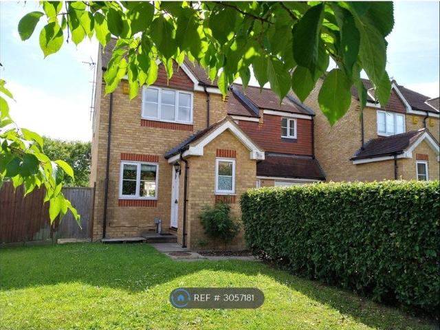 Orient Close, St Albans AL1, 3 bed end terrace house to rent, £2,600 pcm | PrimeLocation