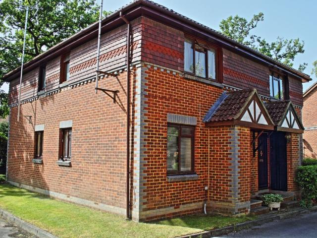 Oriental Road, Woking GU22, 1 bed terraced house to rent, £1,200 pcm | PrimeLocation
