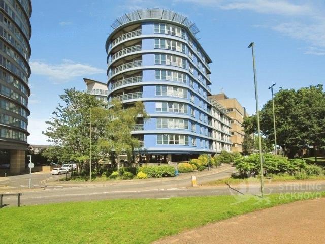 Oriental Road, Woking GU22, 2 bed flat to rent, £1,650 pcm | PrimeLocation