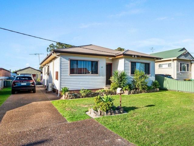 Original Character Home in Family Friendly Location