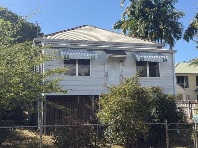 ORIGINAL CLASSIC HOME ON TWO ALLOTMENTS DUAL STREET ACCESS POTENTIAL PLUS