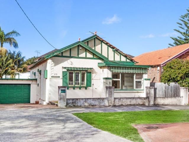 Original Freestanding Home with 13.1m Frontage and R3 Zoned