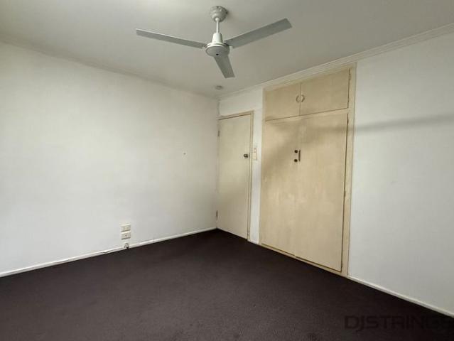 Original Ground Floor Unit WALK TO KIRRA BEACH