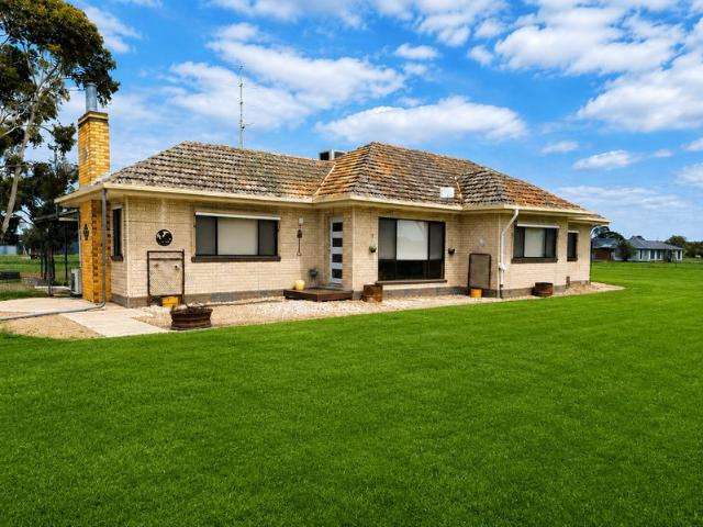 Original Haven Homestead on 10 Acres Country Charm, Space & Exceptional Shedding & Potential