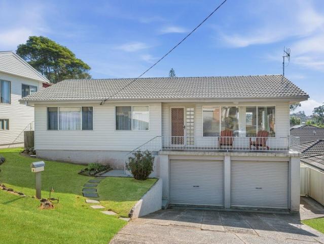 Original Home with Outstanding Potential in Sought After East Port Macquarie