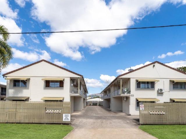 Original Hyde Park Gem with Opportunity