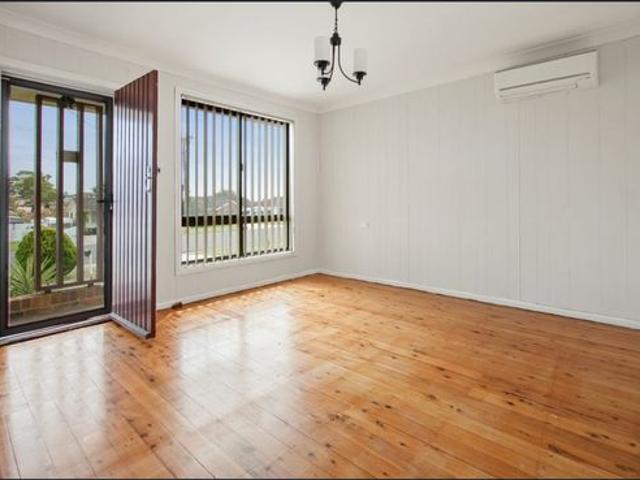 Original Lake Illawarra Charm with Space and Convenience
