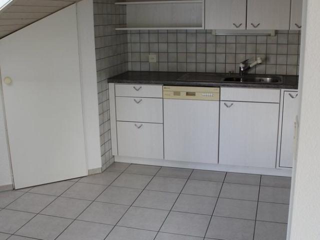 Originelle Dachwohnung wartet auf einen Nachfolger