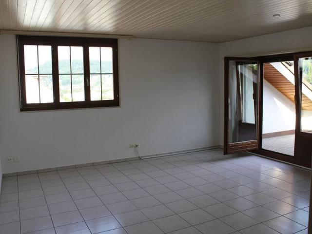 Originelle Dachwohnung wartet auf einen Nachfolger
