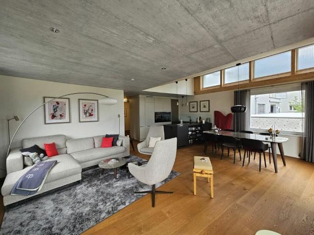 Originelle exklusive Terrassenwohnung in einer attraktiven Wohnlage in Sils i.D