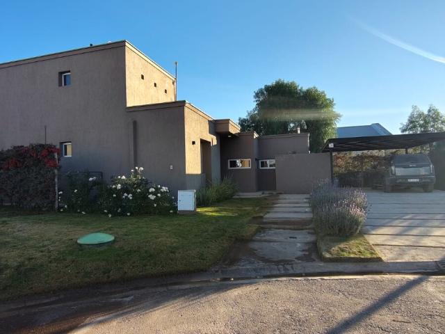 ORIGO NEGOCIOS INMOBILIARIOS ALQUILA HERMOSA CASA DE DOS PLANTAS EN LAR DE VIEYTES II. MAIPU