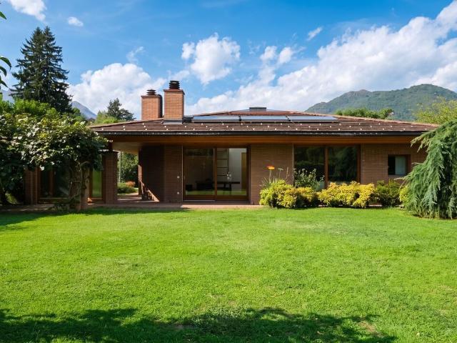 Origlio – Freistehende Villa mit grossem Grundstück und Privatsphäre | Origlio – Villa with Large Grounds and Privacy | Origlio – Villa indépendante avec grand terrain et intimité | Origlio – Villa mit grossem Grundstück und Privatsphäre
