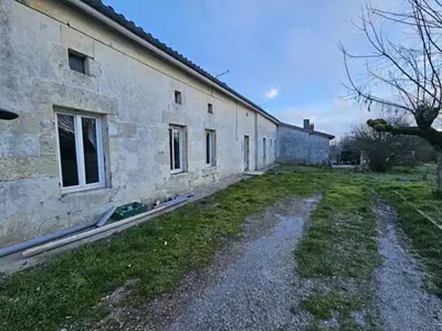 Montguyon 17270 Achat / Vente maison 7 pièces t7 parking