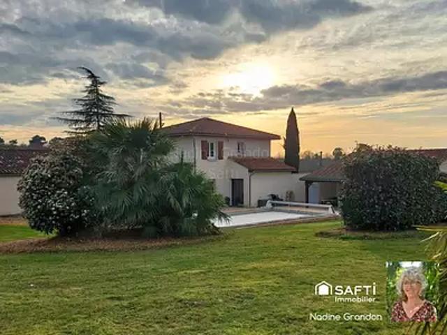 Oriolles 16480 Achat / Vente maison 9 pièces t9 piscine terrasse