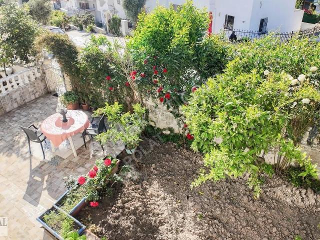 Orjanda Satılık Deniz Manzaralı 3+1 Dubleks Villa Köşe Konum