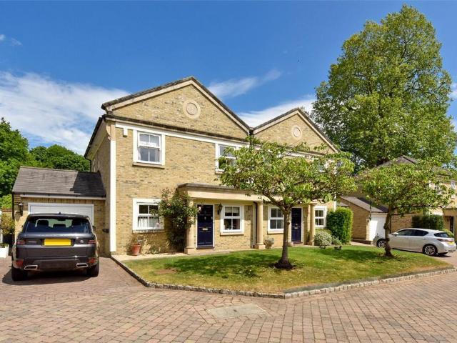 Orkney Court, Taplow. 3 bed terraced house to rent £3,150 pcm £727 pw