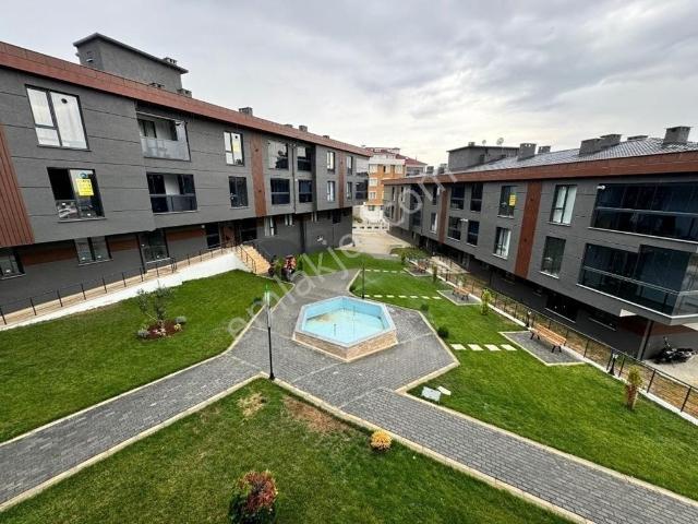 Weew'den Fen Bilimleri Kolejine Yakın Site İçinde Kiralık 1+1