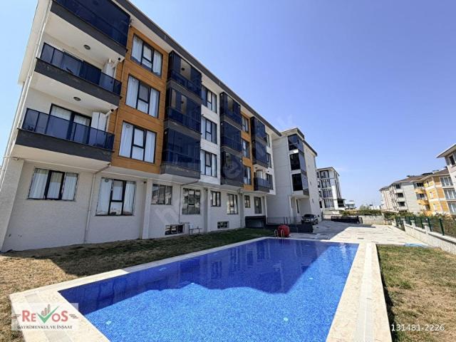 ÇORLU NUSRATİYEDE 1+1 HAVUZLU SİTEDE SATILIK DAİRE