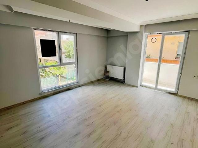 ÇORLU ŞEYHSİNAN MAHALLESİNDE ARA KAT 1+1 DAİRE