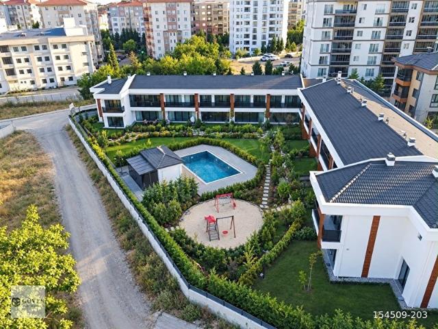 ÇORLU EMLAK KONUTLARINDA SATILIK 3+1 DUBLEKS İKİZ VİLLA