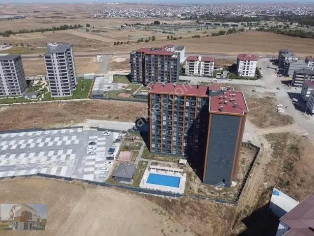 Çorlu Hatip Mah Uysal Gloria Sitesi Ön Cephe 1+1 Ara Kat