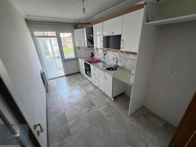 Çorlu Hatip Mah.cadde Üzeri4yıllık Kiralık 3+1 Daire