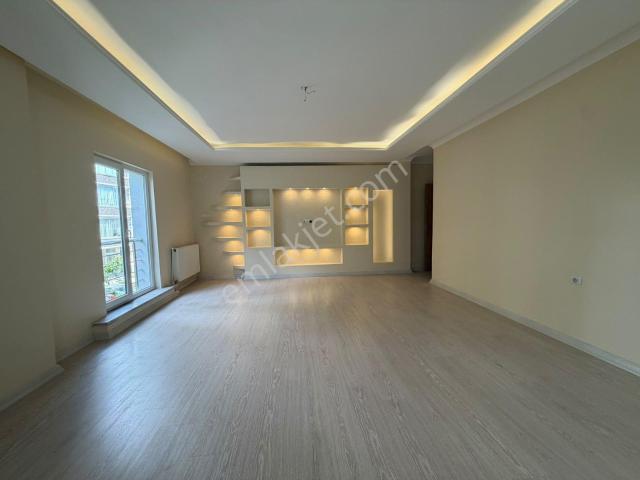 Çorlu Kazimiyede 3+1 Masrafsız Satılık 8 Yıllık Daire