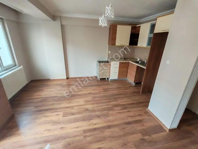 Çorlu Reşadiye’de Meydan & Santral Yakını 45 M² 1+1 Asansörlü Kiralık Daire