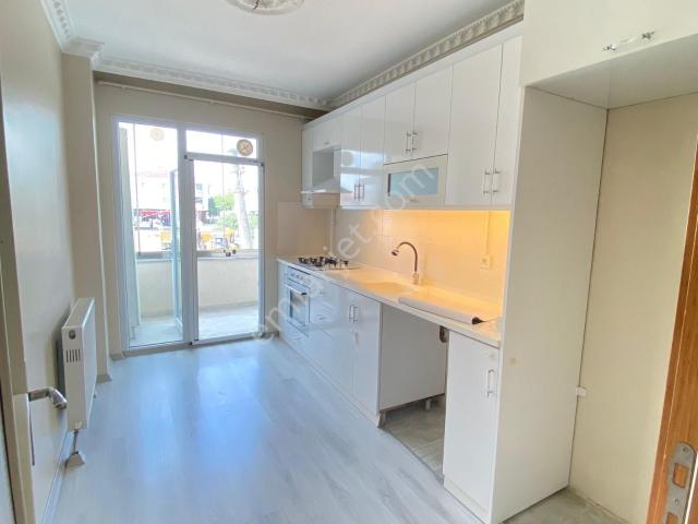 Çorlu Sağlık Mahallesinde Ebeveyn Banyolu Satılık 2+1 Daire