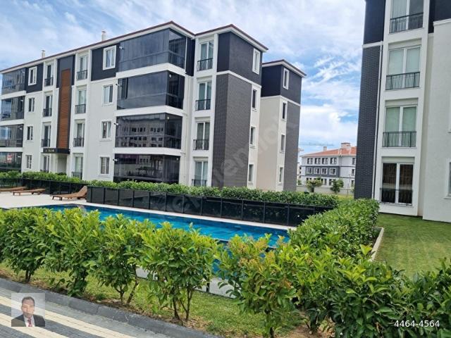 ÇORLU ZAFER MAHALLESİ'NDE EVEREST LİFE 1 SİTESİNDE KİRALIK SIFIR 1+1 BAHÇE KATI DAİRE