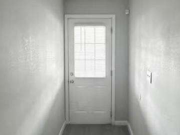 Orlando House with Dining area. Modern & newly renovated id..