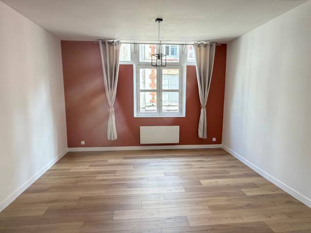 ORLEANS CENTRE – QUARTIER HISTORIQUE – TRES JOLI F2 RENOVE 42 m²
