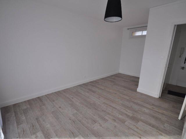 ORLÉANS LIMITE SAINT PRYVÉ SAINT MESMIN STUDIO RÉNOVÉ AVEC B