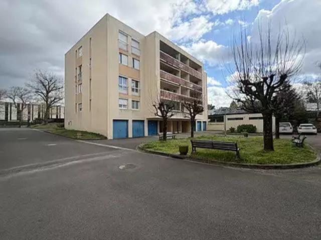Orléans 45100 Achat / Vente appartement 1 pièce t1 au dernier étage cave