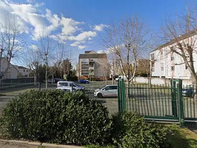 Orléans 45100 Location appartement 1 pièce t1 parking
